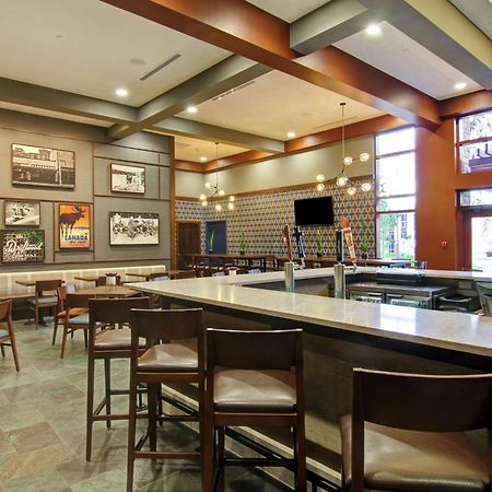 Doubletree Fallsview Resort & Spa By Hilton - Ниагарски водопад Екстериор снимка