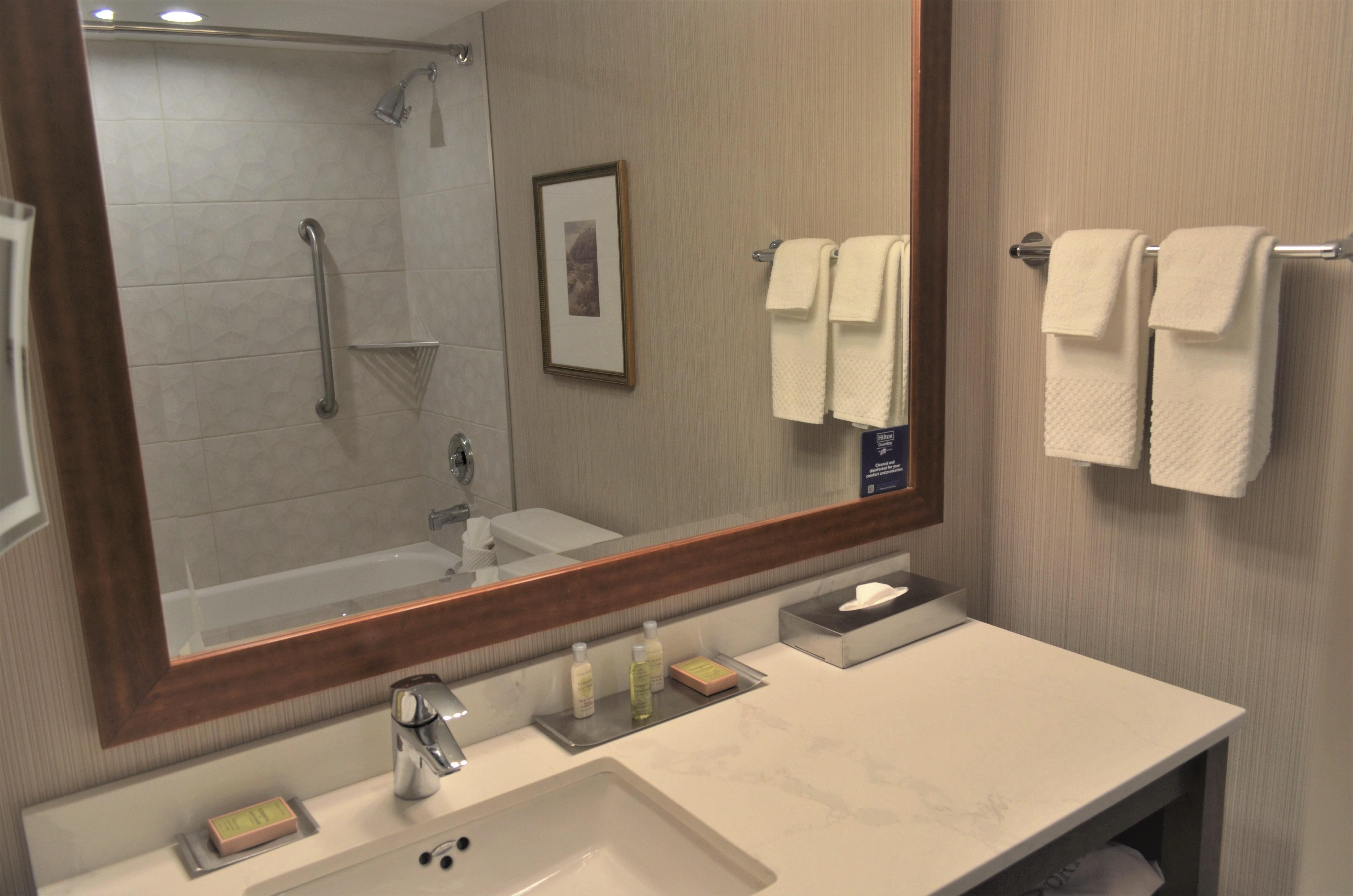 Doubletree Fallsview Resort & Spa By Hilton - Ниагарски водопад Екстериор снимка