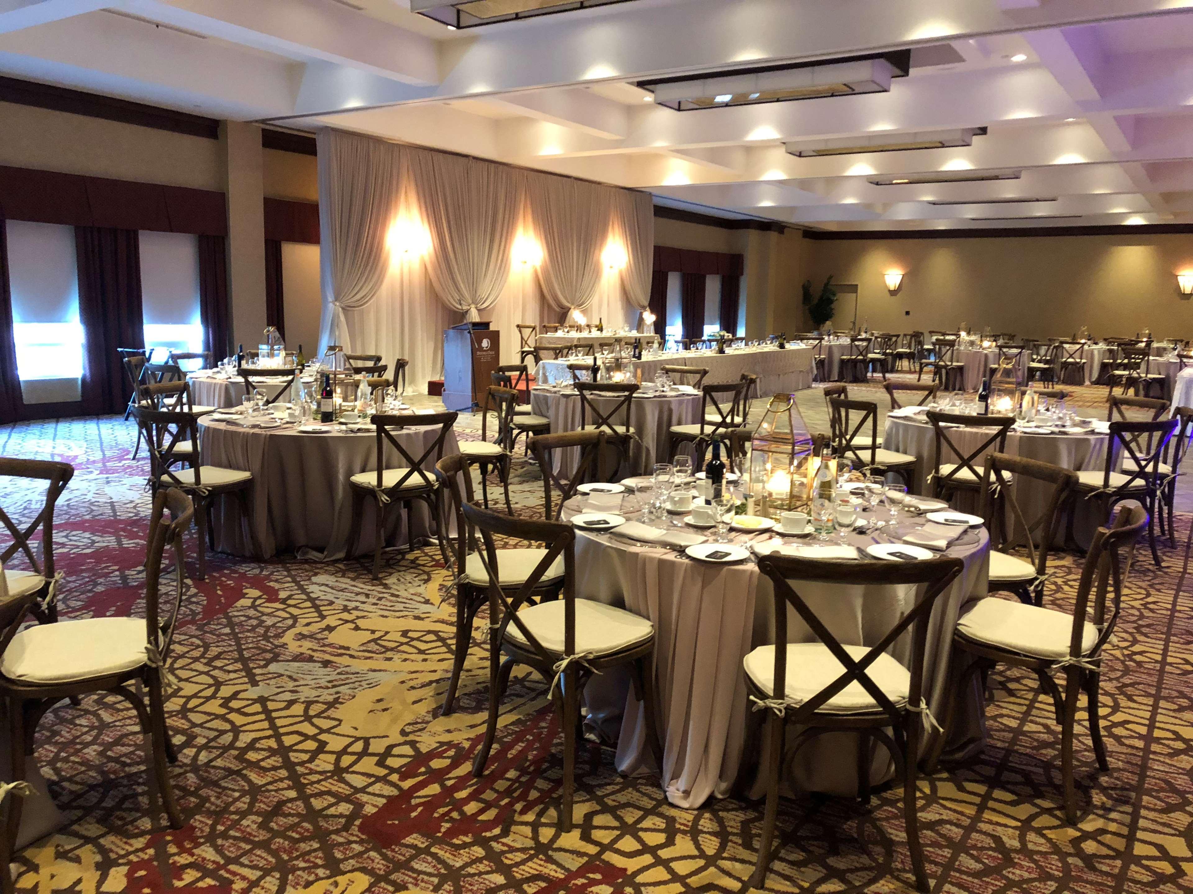Doubletree Fallsview Resort & Spa By Hilton - Ниагарски водопад Екстериор снимка