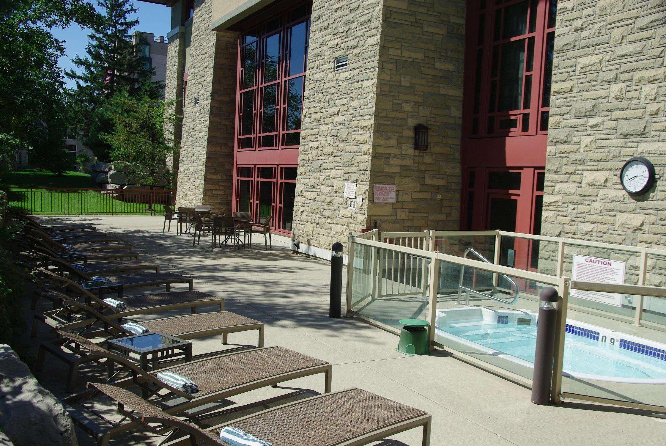 Doubletree Fallsview Resort & Spa By Hilton - Ниагарски водопад Екстериор снимка
