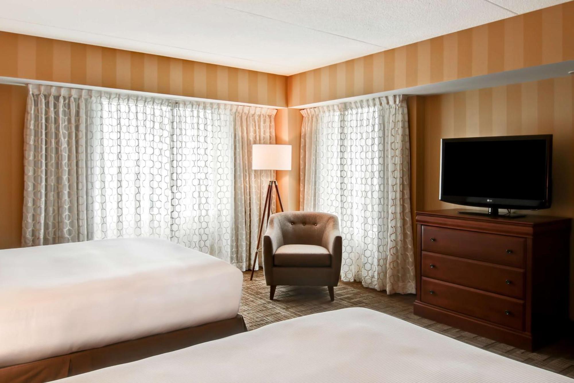 Doubletree Fallsview Resort & Spa By Hilton - Ниагарски водопад Екстериор снимка