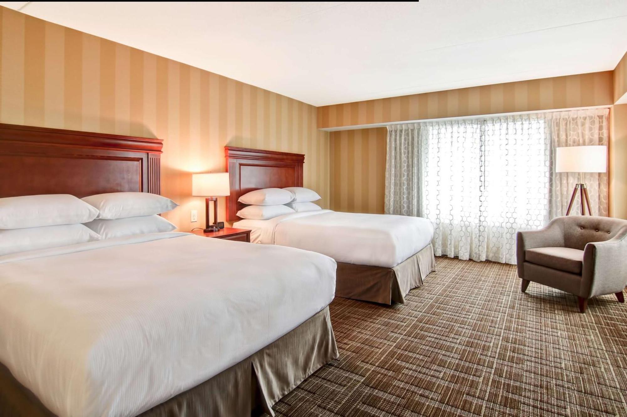 Doubletree Fallsview Resort & Spa By Hilton - Ниагарски водопад Екстериор снимка