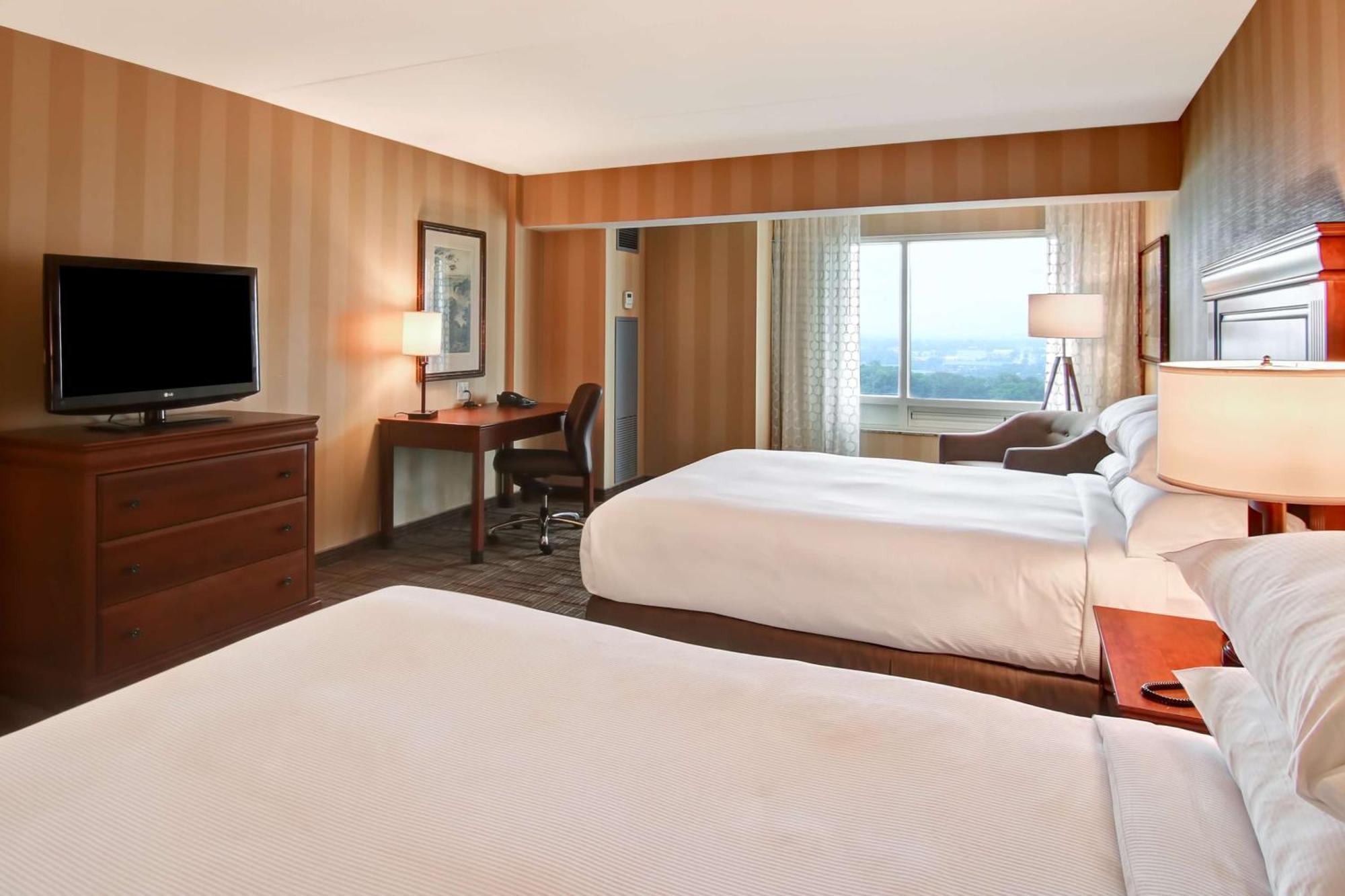 Doubletree Fallsview Resort & Spa By Hilton - Ниагарски водопад Екстериор снимка