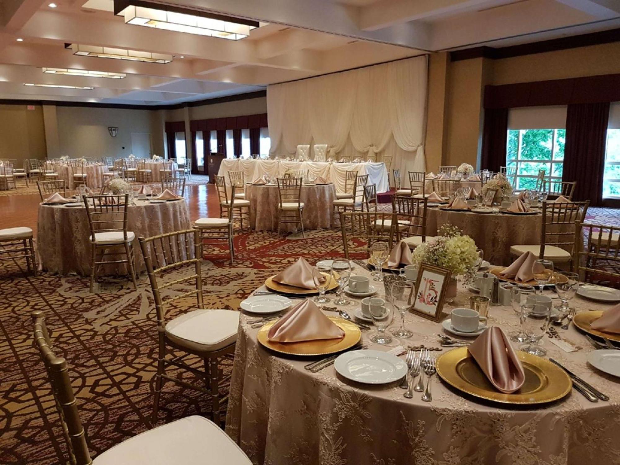 Doubletree Fallsview Resort & Spa By Hilton - Ниагарски водопад Екстериор снимка